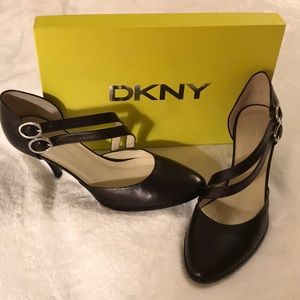DKNY Black Leather heel